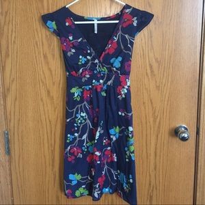 Old Navy v-neck dress w/ flutter sleeve in blue